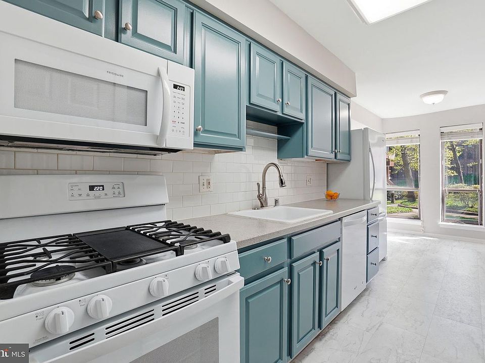 1st image of 11228 Chestnut Grove Sq APT 132