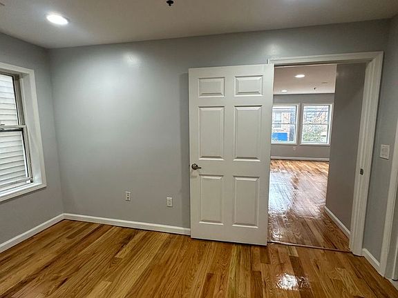 5th image of 115 42nd St #A1
