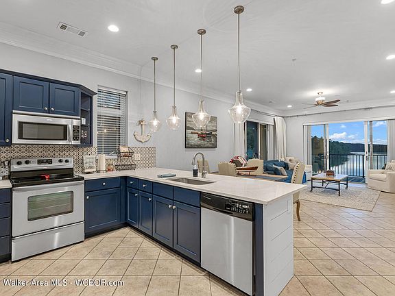 Image 5: Kitchen
