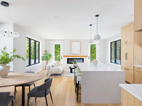 356 Linwood Ave, Newtonville, MA 02460