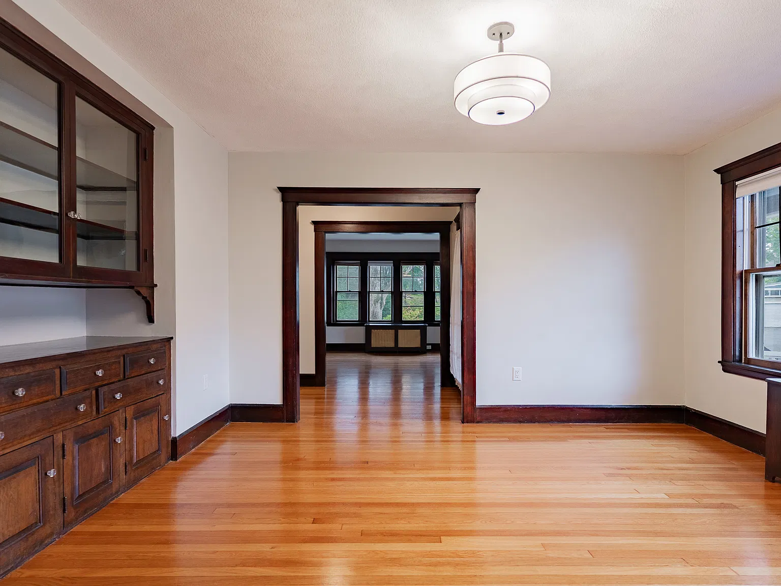 3 bed, 1594 sqft, $3,700 — Photo 4