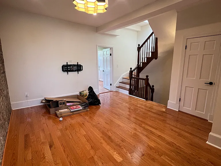 33 Myrtle St #5 — Photo 7