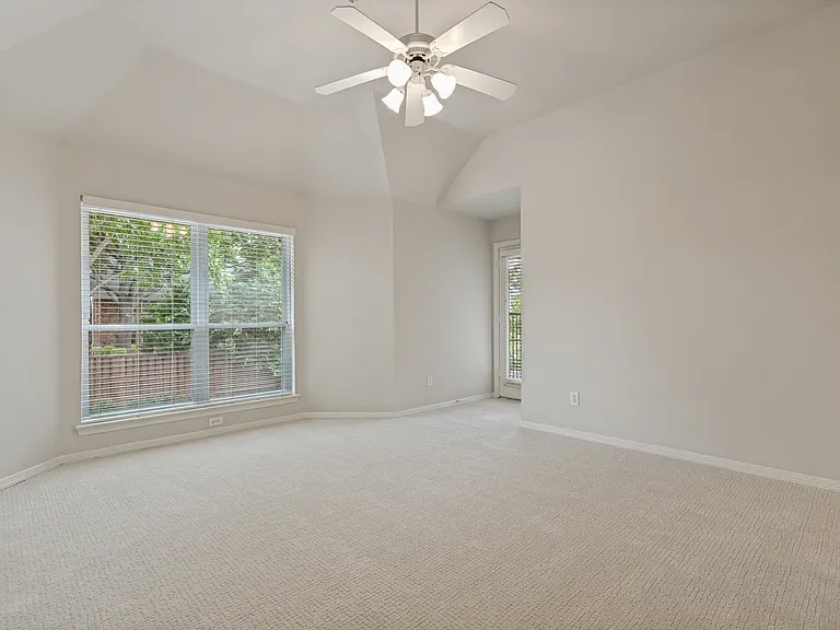 804 Waterbury Ct — Photo 24