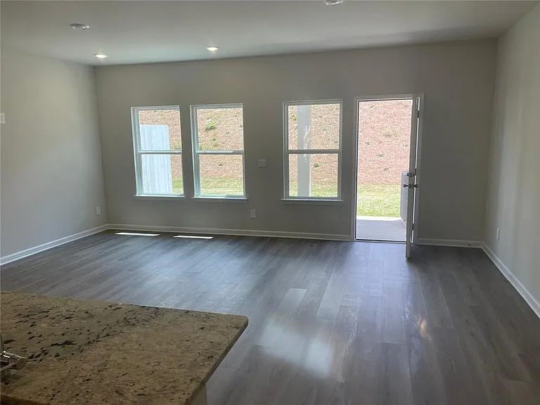 4074 Holland Grove Rd — Photo 8