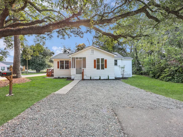 2764 E Surrey Dr, North Charleston, SC 29405
