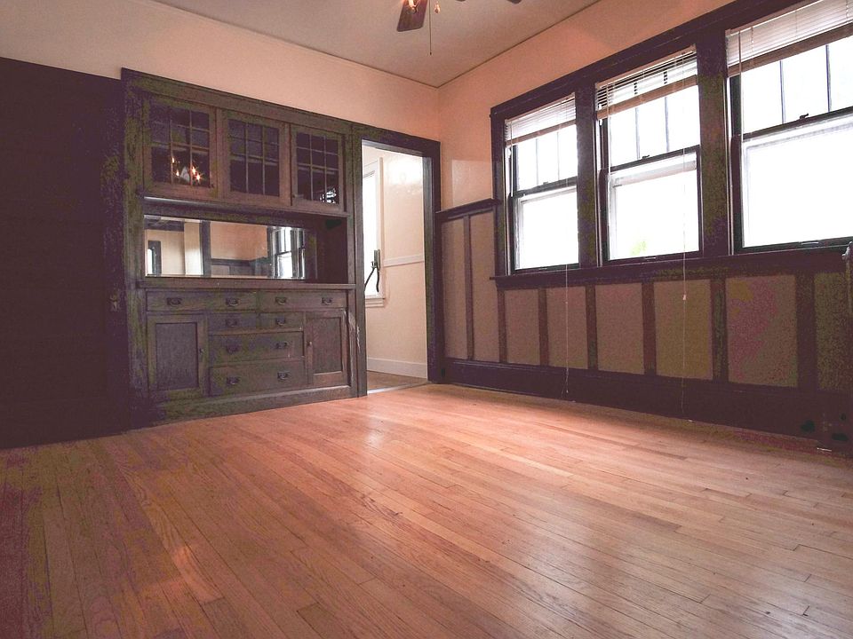 1st image of 2301 Harriet Ave #1