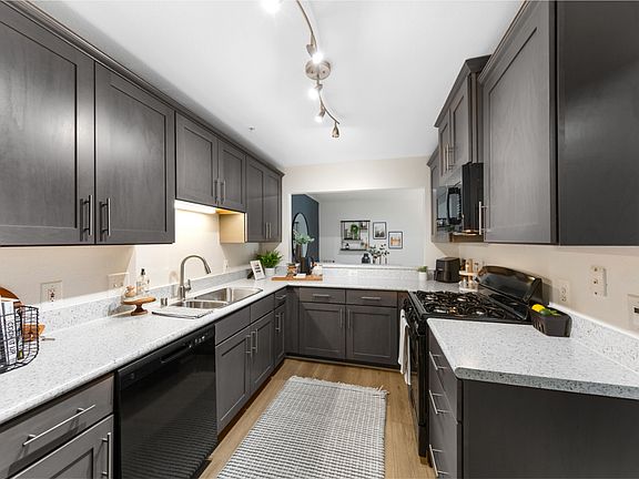 3rd image of 11212 Chatterly Loop #201