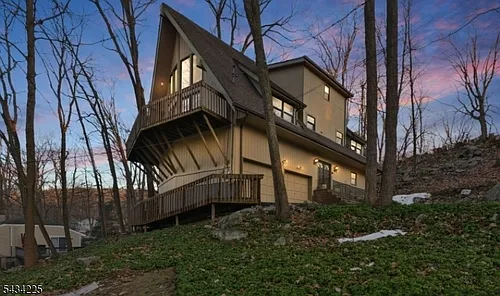 561 E Shore Trl Photo 1