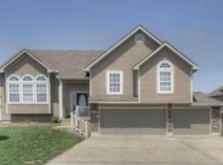 2320 SW River Spring Rd, Lees Summit, MO 64082