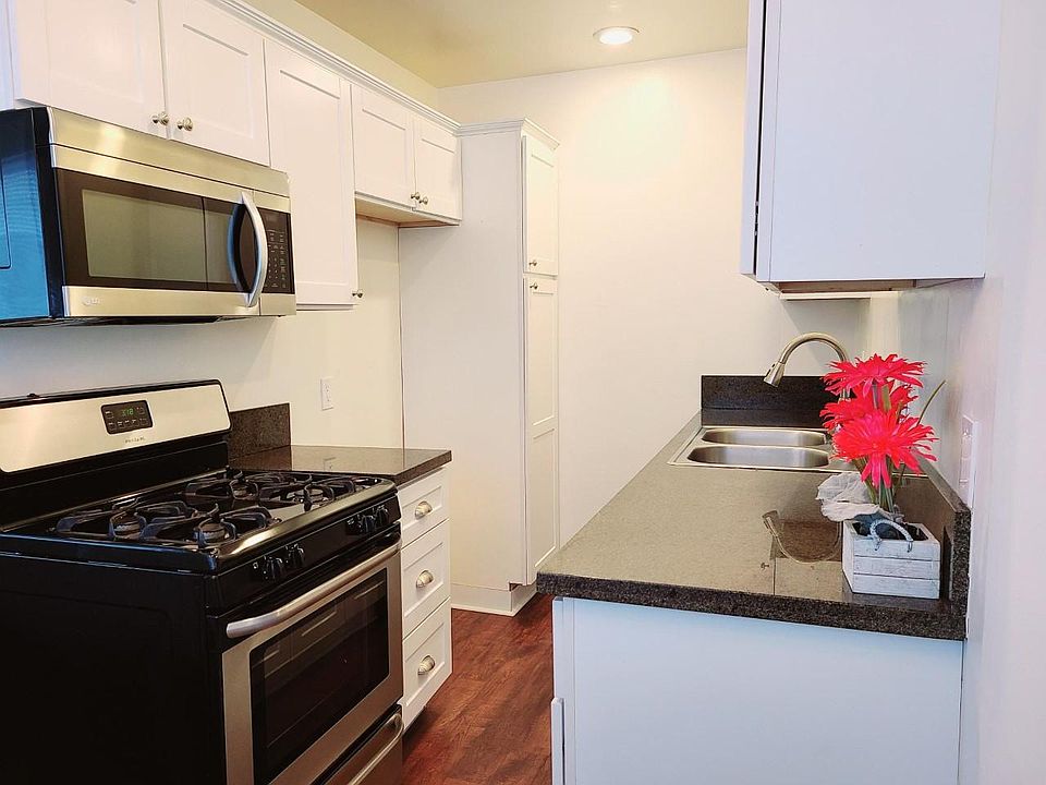 1st image of 4019 W Magnolia Blvd APT B