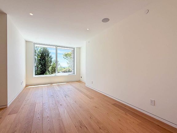 4th image of 2390 Westhill Dr