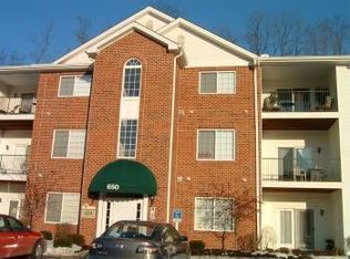 650 Hidden Ridge Ct APT 303, South Park, PA 15129