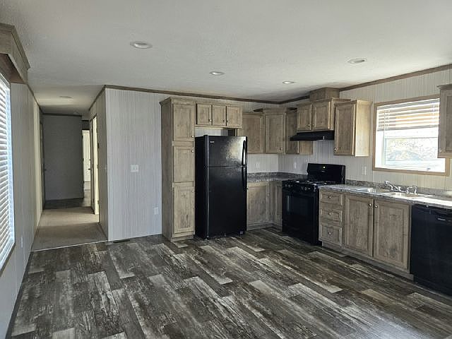 2nd image of 1070 Aspen St #170