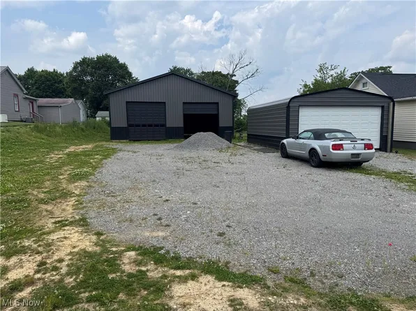 1911 Lisbon St, East Liverpool, OH 43920