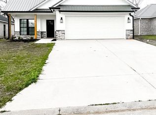 114 Mamie Cir, Picayune, MS 39466