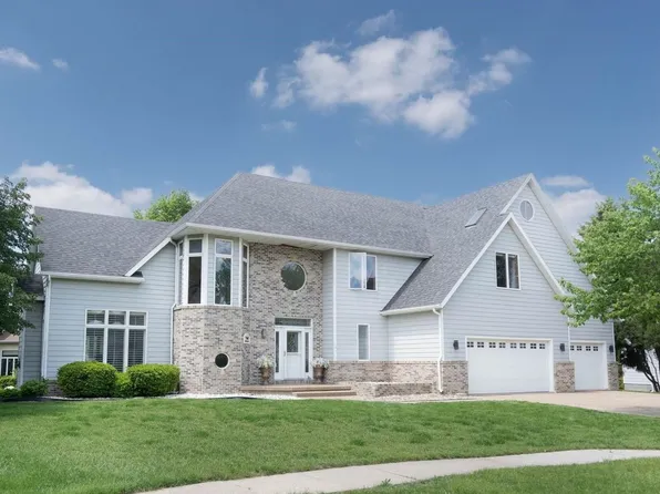 3548 Muirfield Dr, Waterloo, IA 50701