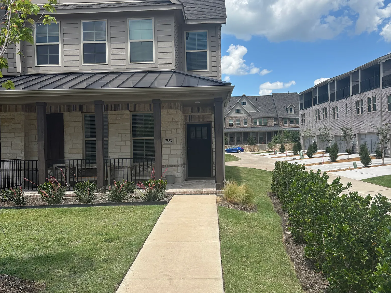 4 bed, 3.5 bath, 2273 sqft, $2,899 — Photo 3