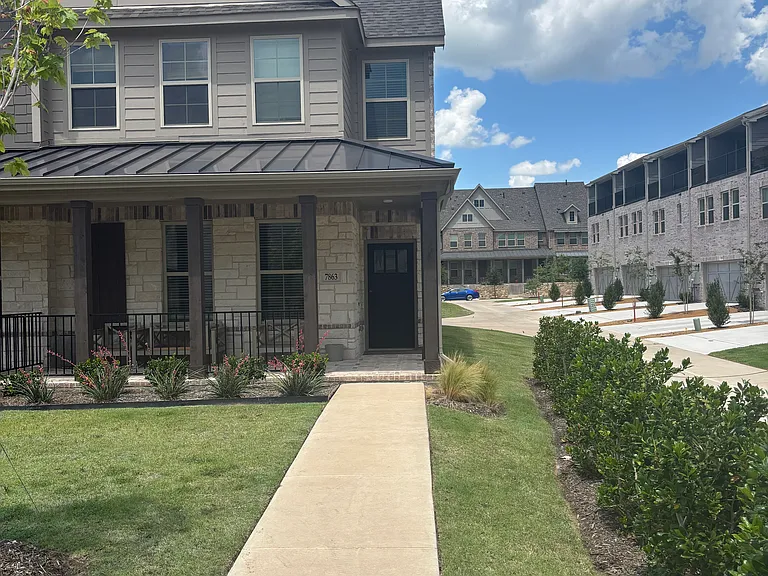 7863 Manilla Dr — Photo 3