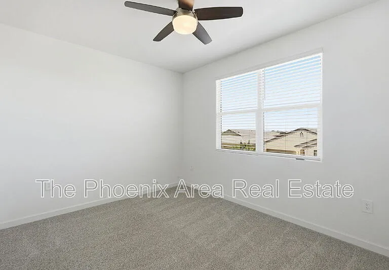 2761 W Seaver Ave — Photo 19