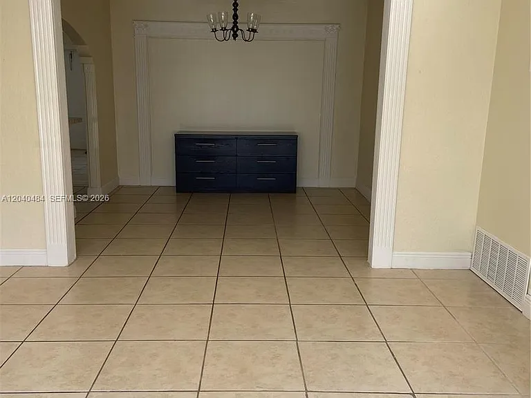 800 NW 76th Ave — Photo 11