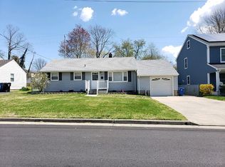 627 Hopping Rd, Belford, NJ 07718