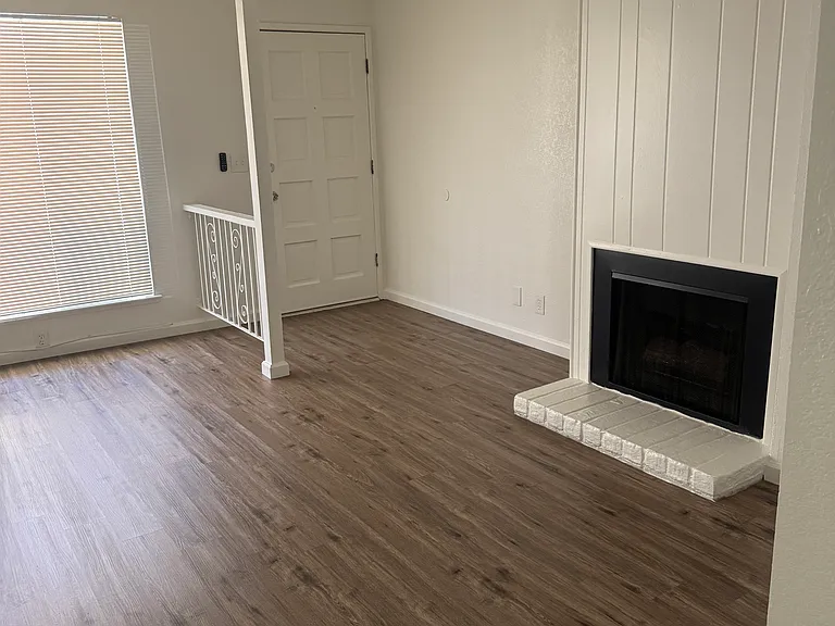 311 W Holland Ave #104 — Photo 3