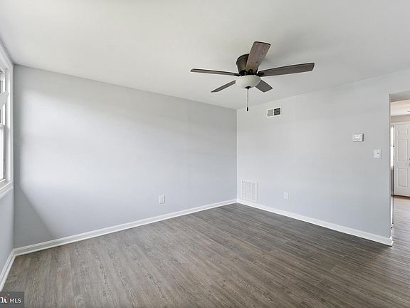 4th image of 2941 Mallview Rd