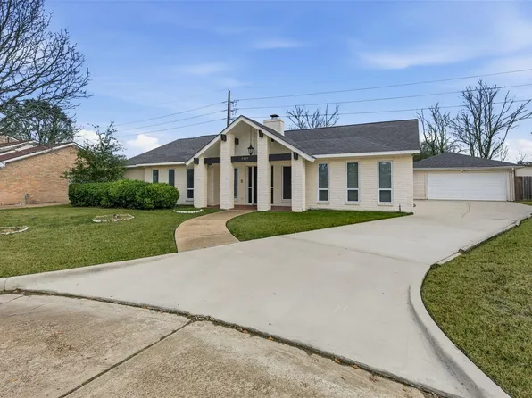 2419 Briarlee Dr, Houston, TX 77077