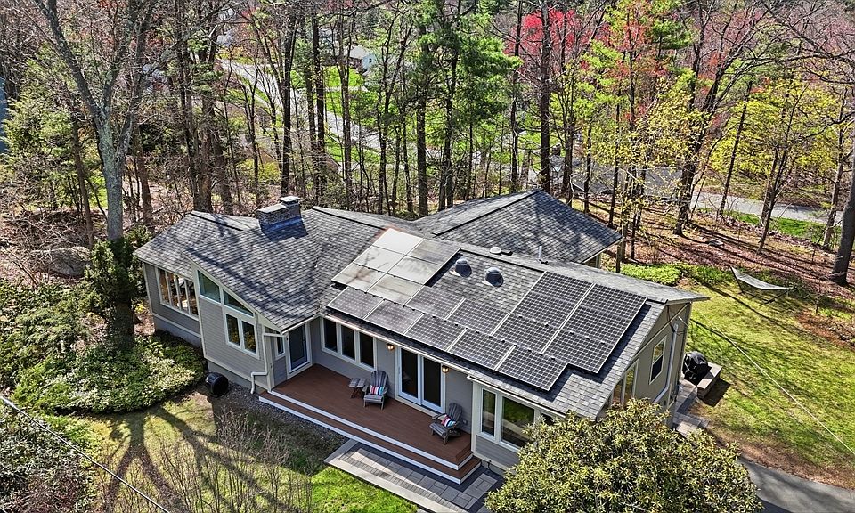 2nd image of 27 Tuttle Dr