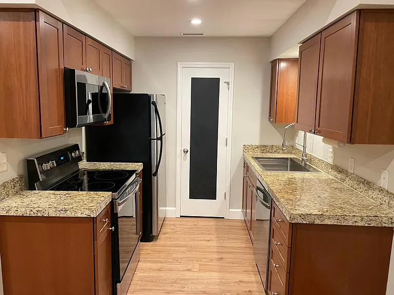 1829 NE 25th Ave — Photo 3