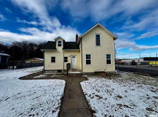 118 Hero St, Silvis, IL 61282