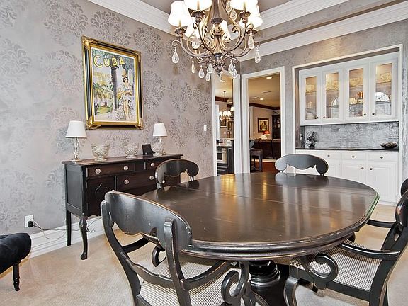 5th image of 100 Williamsburg Ct