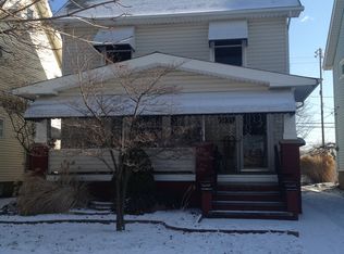 2069 Clarence Ave, Lakewood, OH 44107