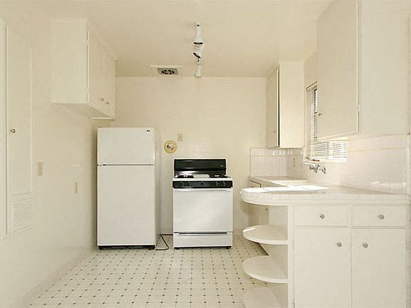 3rd image of 380 Madeline Ct #387