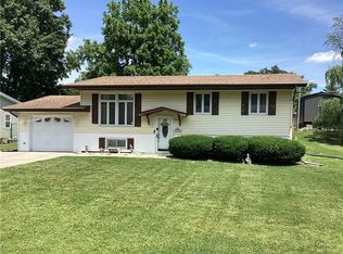 1008 E Grove Ave, Effingham, IL 62401