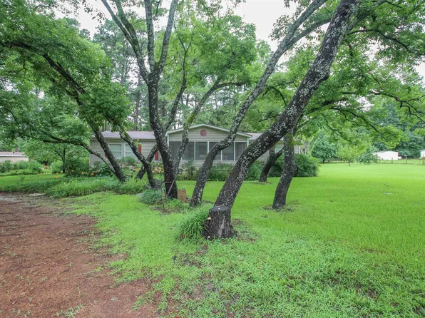 2678 Oak Trail Shores Dr, Chandler, TX 75758