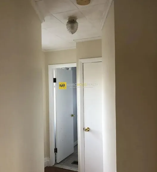 85R Glen St — Photo 10