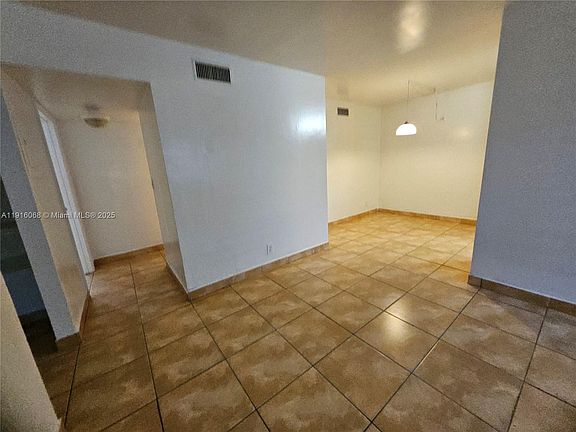 4th image of 11570 NW 42nd St #11570