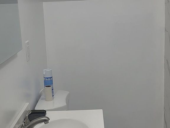 2nd image of 2020 Kingsland Ave