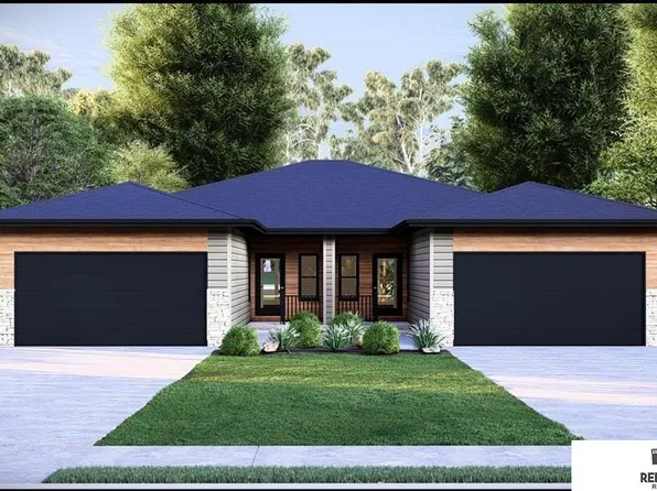 1129 Titan Dr, Hickman, NE 68372