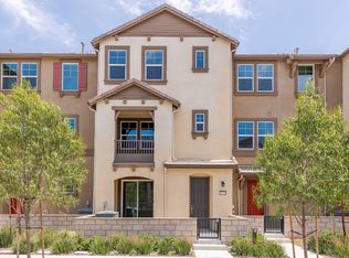 28048 Oakdale Dr, Temecula, CA 92591