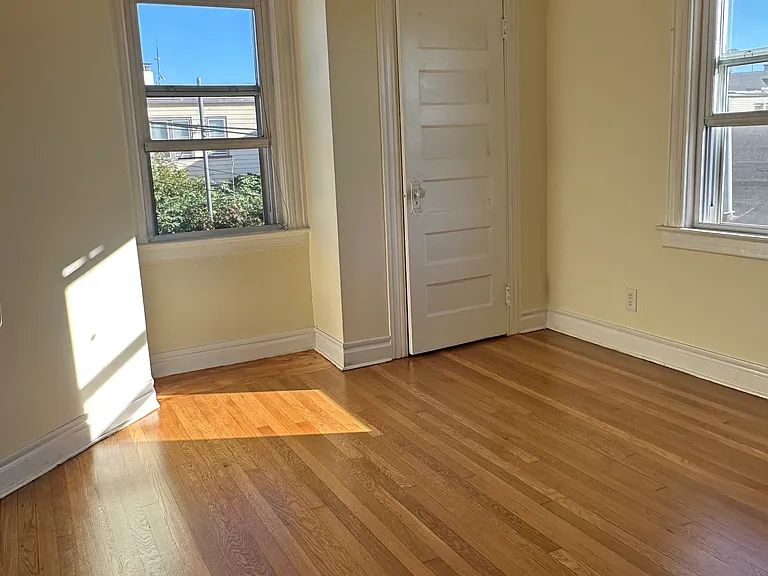 192 Kearny Ave — Photo 3