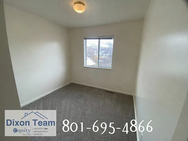 263 E 100 N — Photo 17