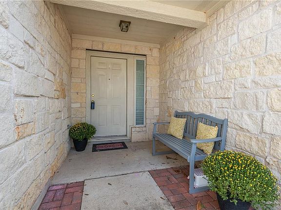 4th image of 604 Camino Alto Dr
