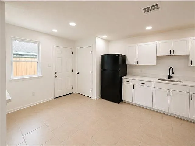 1245 Angus Dr — Photo 5