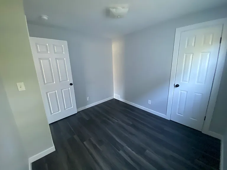 Middle Bedroom
