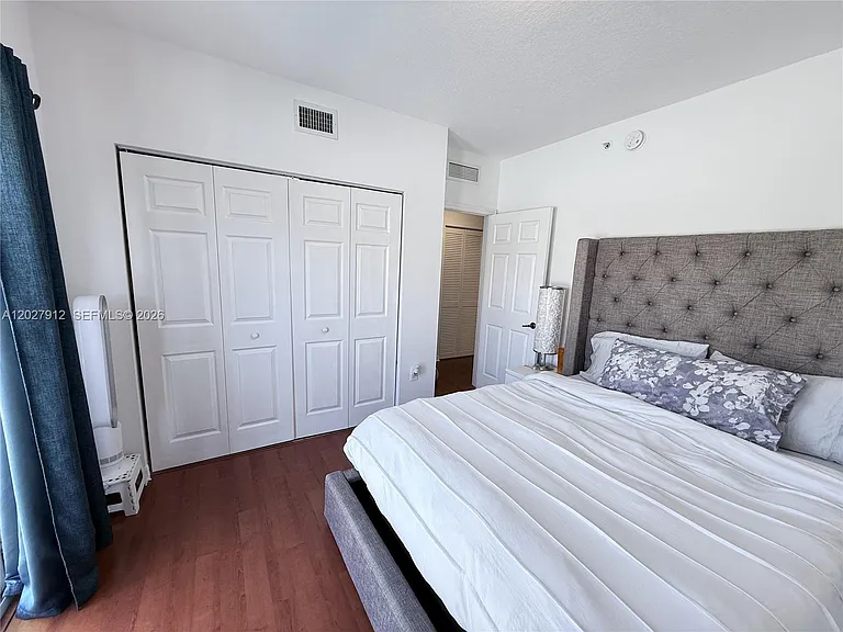 115 SW 42nd Ave #402 — Photo 25