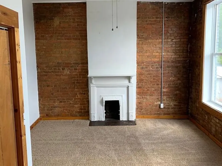 112 W College St #D — Photo 11