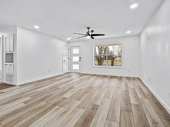 3 bed, 1421 sqft, $2,000 — Photo 3