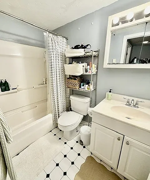17 Thacher St #4 — Photo 16